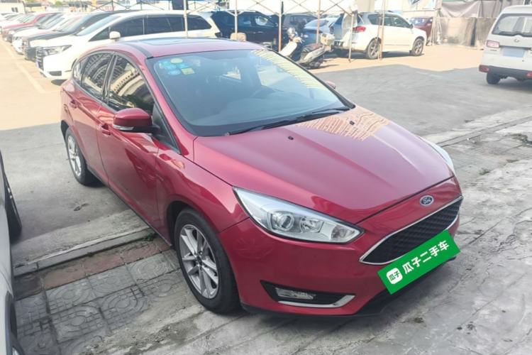 Used Ford Focus 2015 Hatchback 1.6L Automatic Fashion Edition Front Right 45 Deg