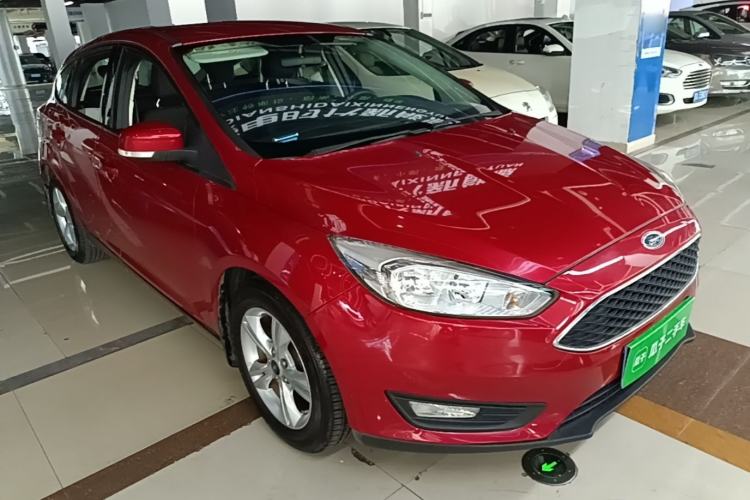 Used Ford Focus 2015 Hatchback 1.6L Automatic Comfort Model Front Right 45 Deg