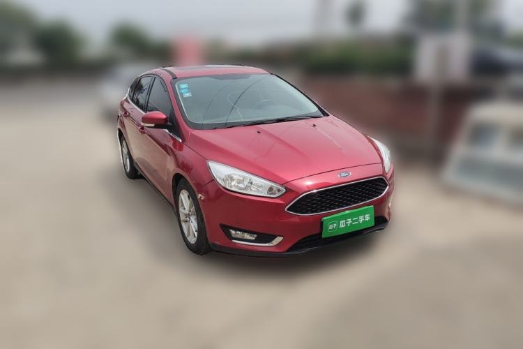 Used Ford Focus 2015 Hatchback EcoBoost 180 Automatic Elite Model Front Right 45 Deg