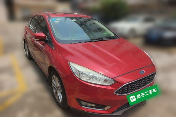Used Ford Focus 2015 Hatchback 1.6L Automatic Fashion Edition Front Right 45 Deg