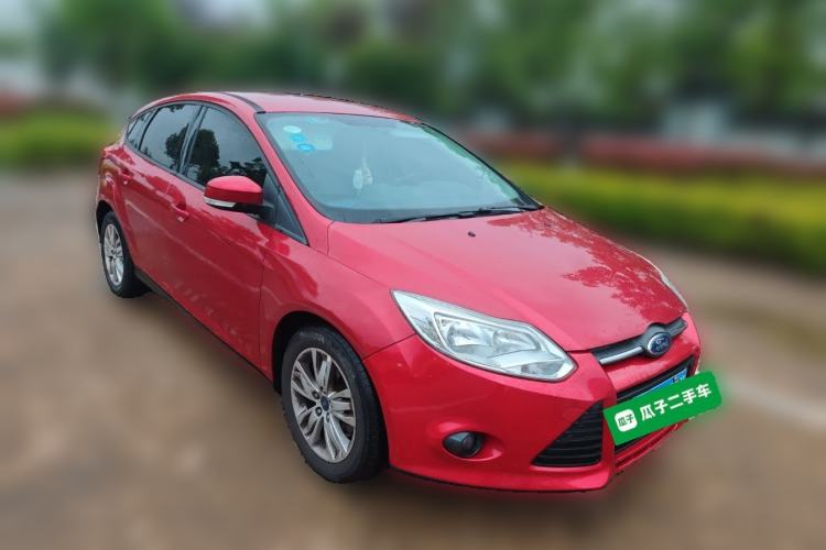 Used Ford Focus 2015 Hatchback 1.6L Manual Fashion Edition Front Right 45 Deg