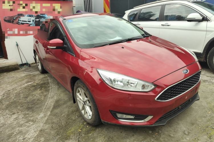 Used Ford Focus 2015 Hatchback 1.6L Automatic Fashion Edition Front Right 45 Deg