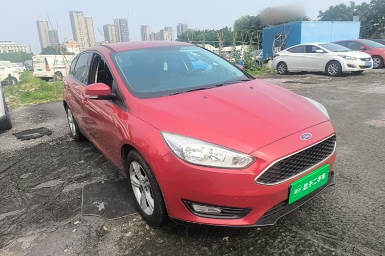 Used Ford Focus 2015 Hatchback 1.6L Manual Comfort Edition Front Right 45 Deg