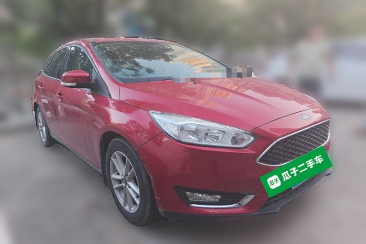 Used Ford Focus 2015 Hatchback 1.6L Automatic Fashion Edition Front Right 45 Deg