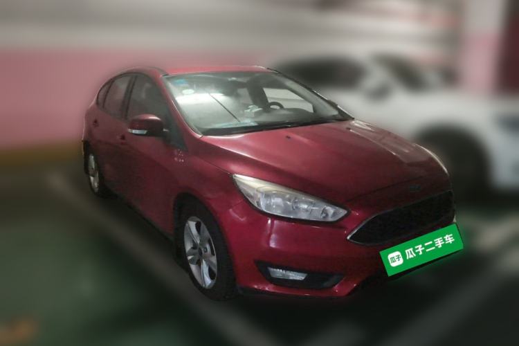 Used Ford Focus 2015 Hatchback 1.6L Manual Comfort Edition Front Right 45 Deg