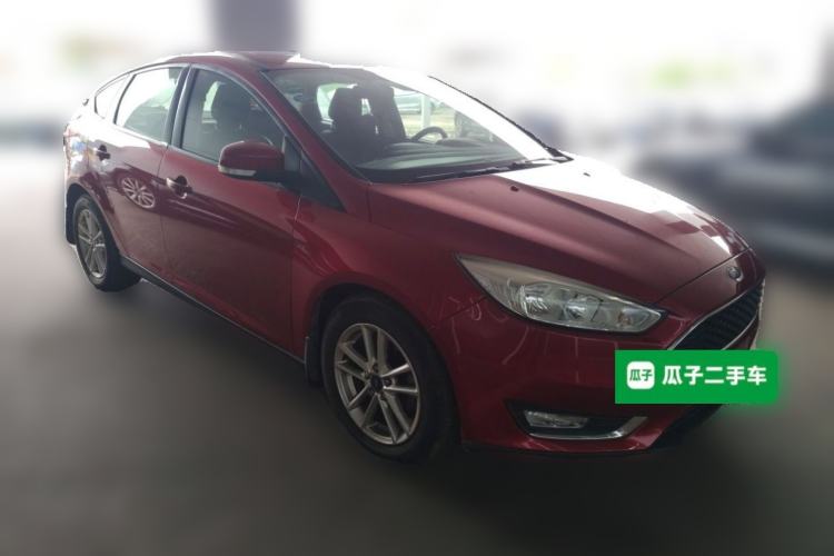 Used Ford Focus 2015 Hatchback 1.6L Automatic Fashion Edition Front Right 45 Deg