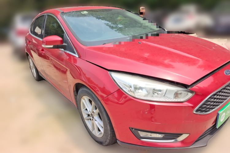Used Ford Focus 2015 Hatchback EcoBoost 180 Automatic Elite Model Front Right 45 Deg