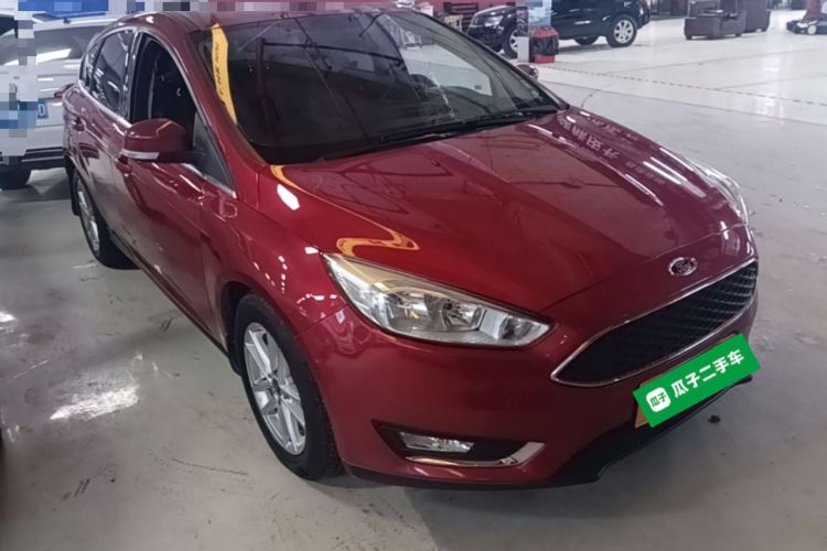 Used Ford Focus 2015 Hatchback EcoBoost 180 Automatic Elite Model Front Right 45 Deg