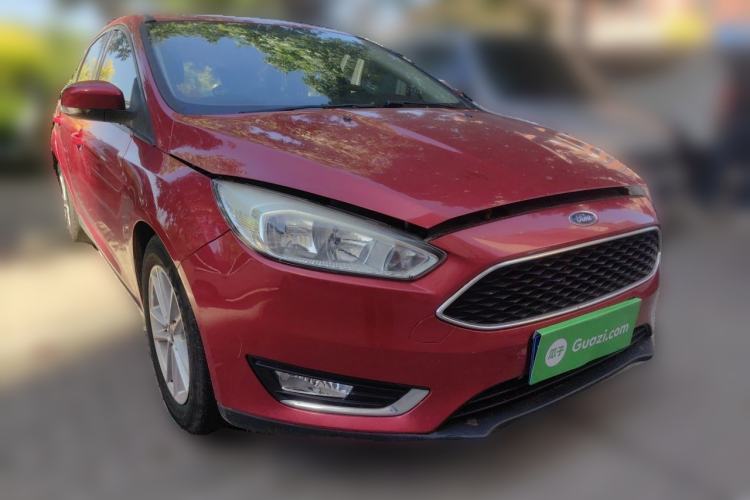 Used Ford Focus 2015 Hatchback 1.6L Automatic Fashion Edition Front Right 45 Deg