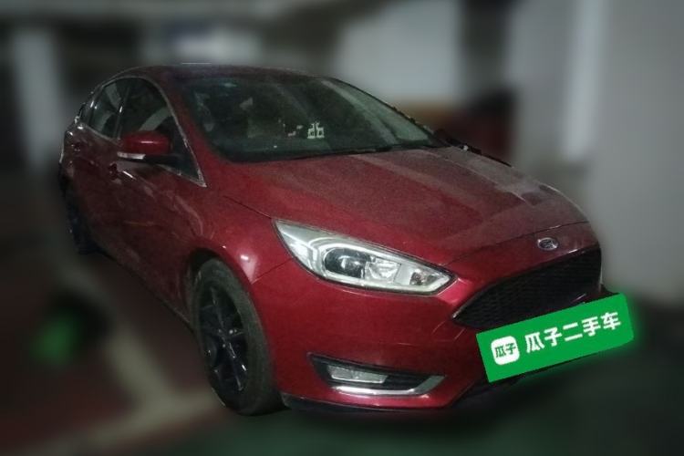 Used Ford Focus 2015 Hatchback 1.6L Automatic Fashion Edition Front Right 45 Deg