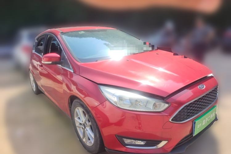 Used Ford Focus 2015 Hatchback EcoBoost 180 Automatic Elite Model Front Right 45 Deg
