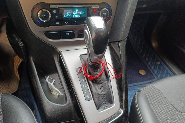 Used Ford Focus 2015 Sedan 1.6L Automatic Trend Model Gear Lever