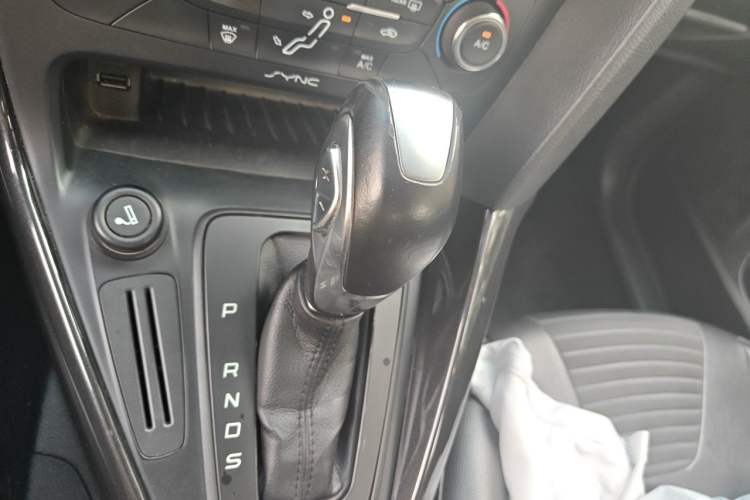 Used Ford Focus 2015 Sedan 1.6L Automatic Trend Model Gear Lever