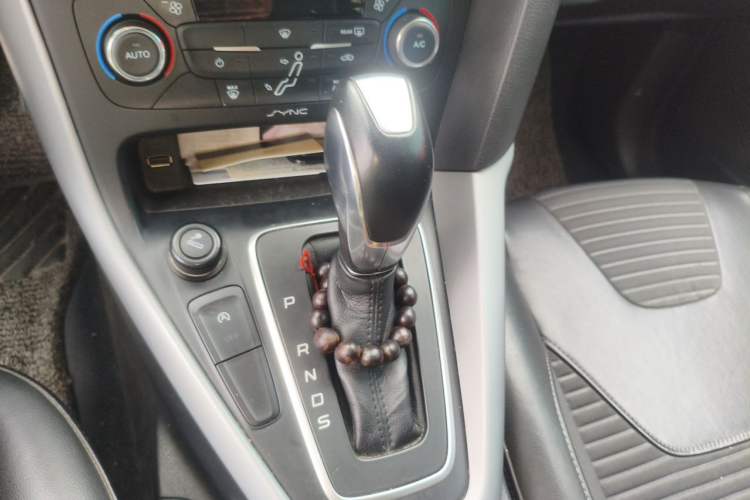 Used Ford Focus 2015 Hatchback EcoBoost 180 Automatic Sport Model Gear Lever