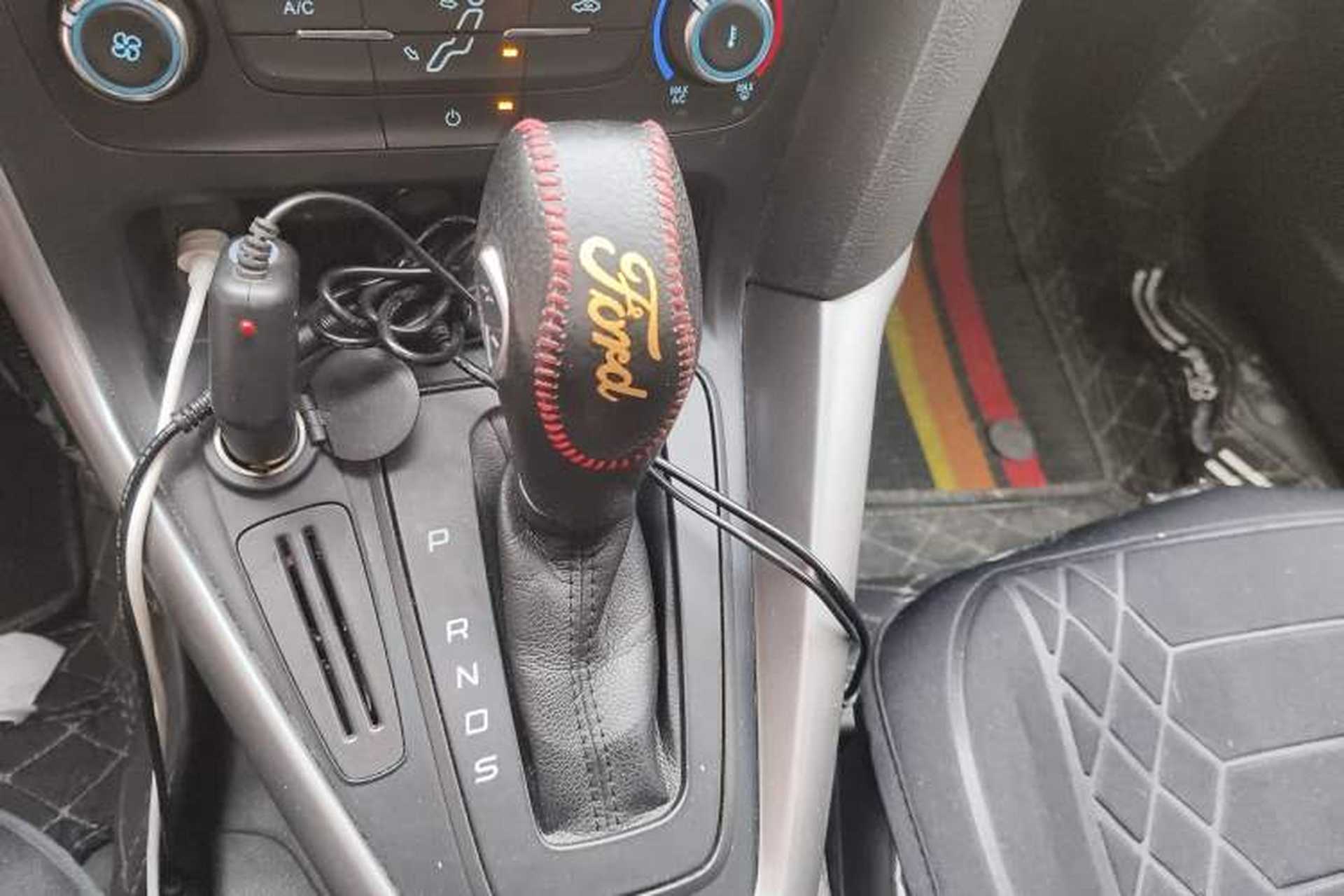 Used Ford Focus 2015 Hatchback 1.6L Automatic Comfort Model Gear Lever