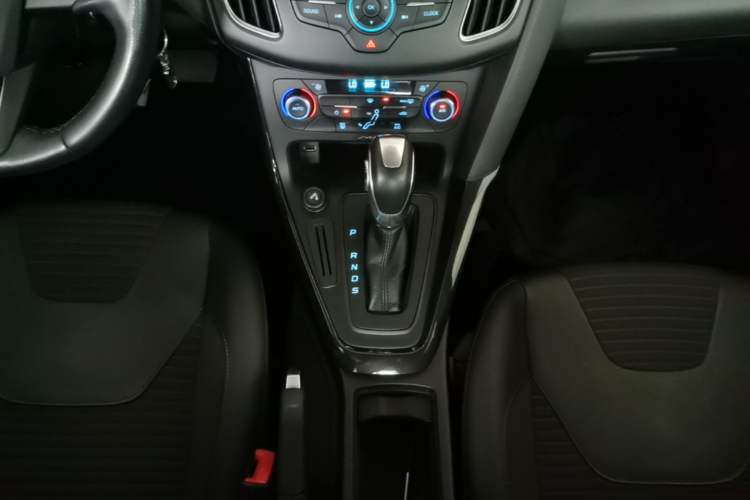 Used Ford Focus 2015 Sedan 1.6L Automatic Trend Model Gear Lever