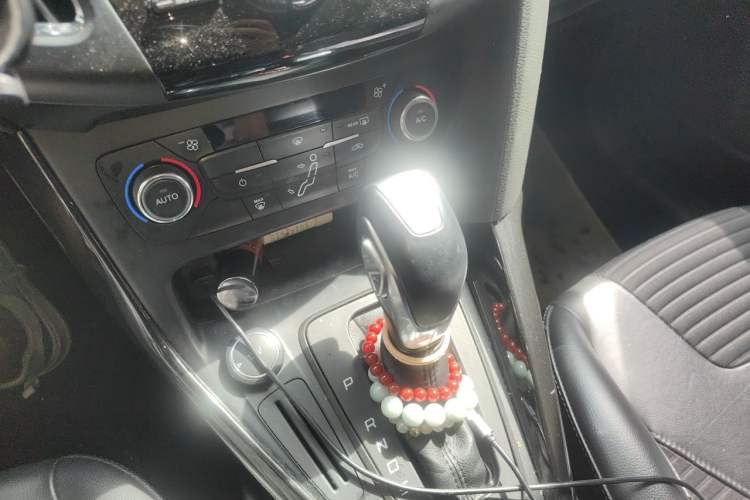 Used Ford Focus 2015 Sedan 1.6L Automatic Trend Model Gear Lever