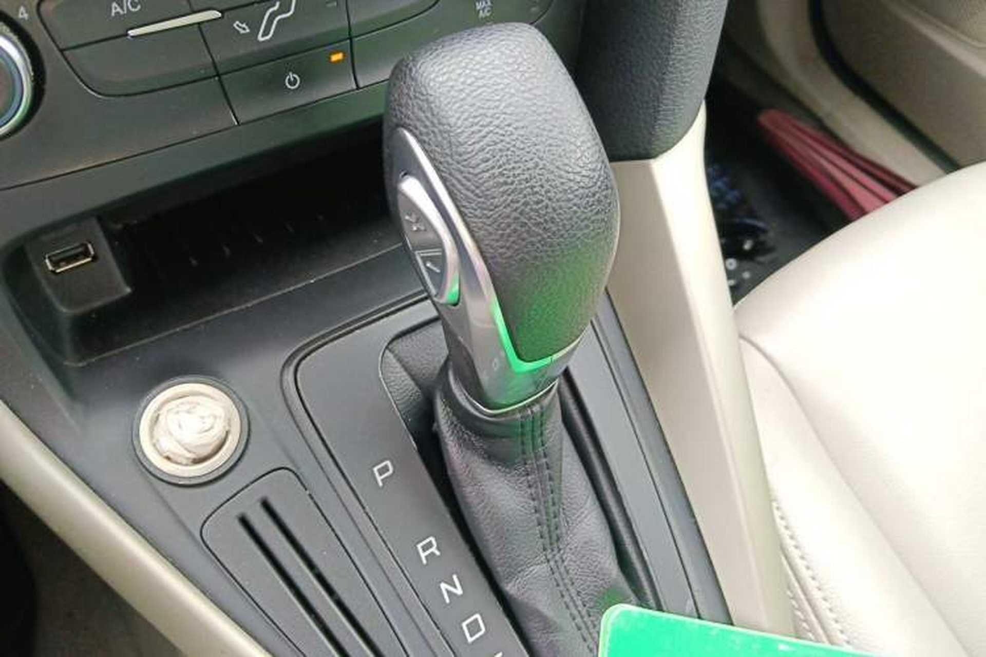 Used Ford Focus 2015 Sedan 1.6L Automatic Comfort Model Gear Lever