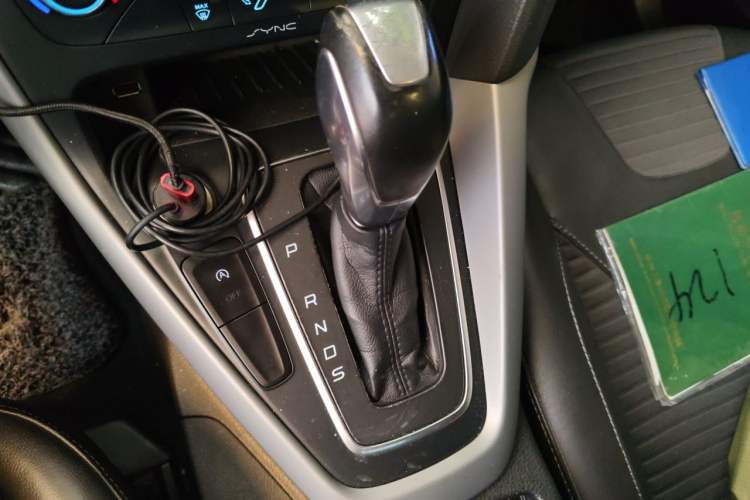 Used Ford Focus 2015 Hatchback EcoBoost 180 Automatic Sport Model Gear Lever