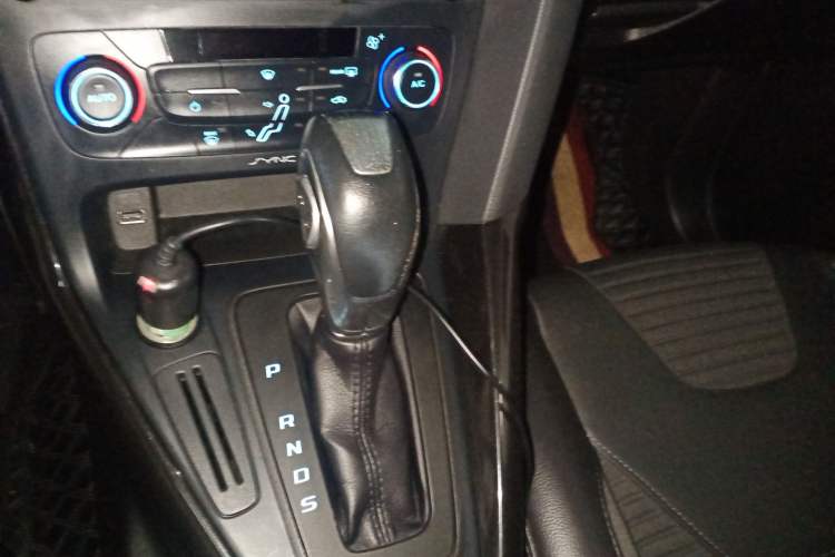 Used Ford Focus 2015 Sedan 1.6L Automatic Trend Model Gear Lever