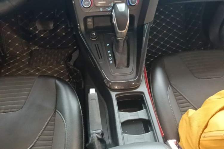 Used Ford Focus 2015 Sedan 1.6L Automatic Trend Model Gear Lever