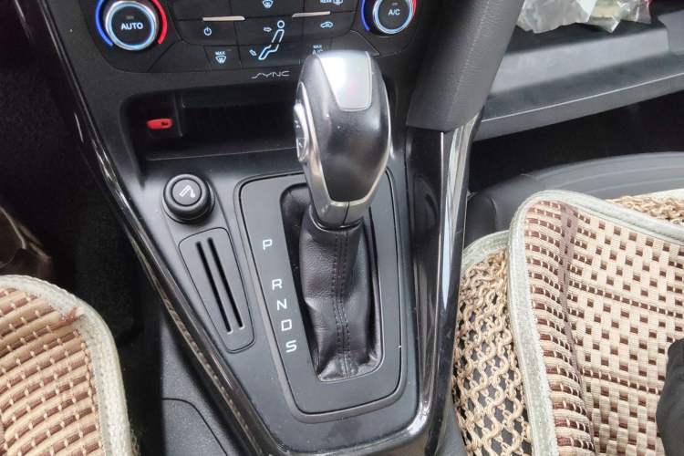 Used Ford Focus 2015 Sedan 1.6L Automatic Trend Model Gear Lever