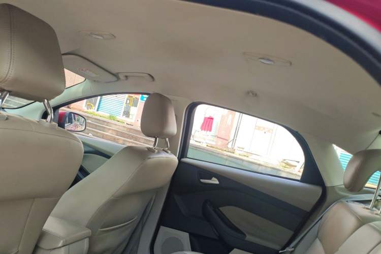 Used Ford Focus 2015 Sedan 1.6L Automatic Comfort Model Headliner