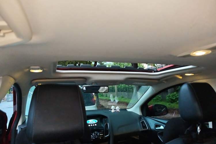 Used Ford Focus 2015 Hatchback 1.6L Automatic Fashion Edition Headliner