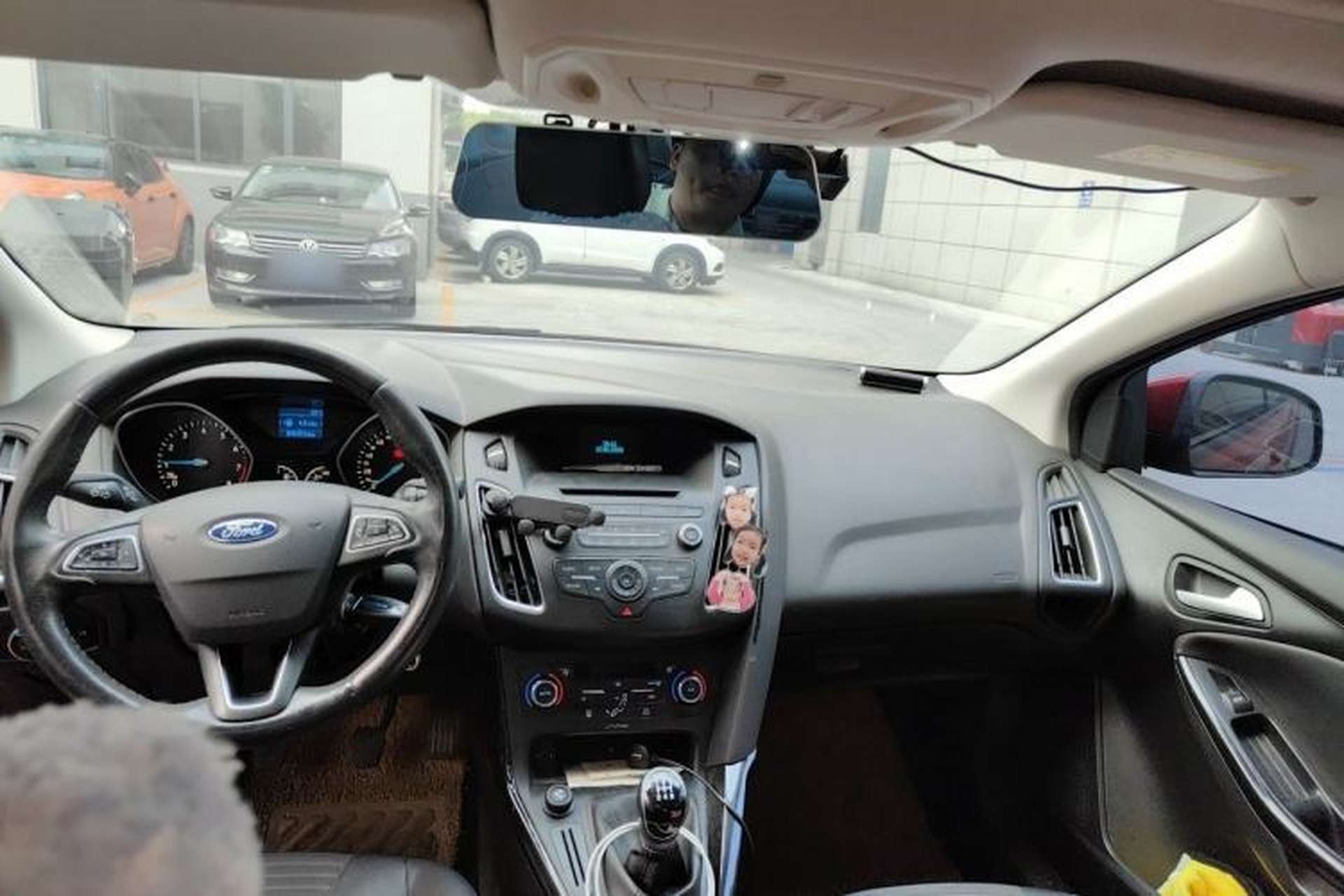 Used Ford Focus 2015 Sedan EcoBoost 125 Manual – Ultra-Style Edition Headliner