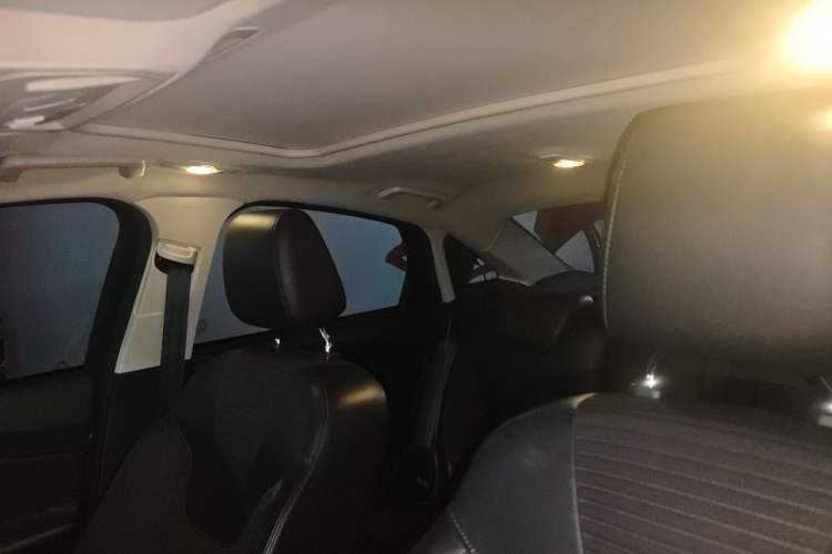 Used Ford Focus 2015 Sedan 1.6L Automatic Trend Model Headliner