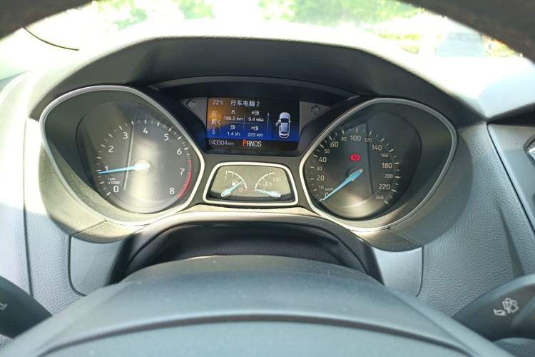 Used Ford Focus 2015 Sedan EcoBoost 180 Automatic Elite Model Instrument Cluster