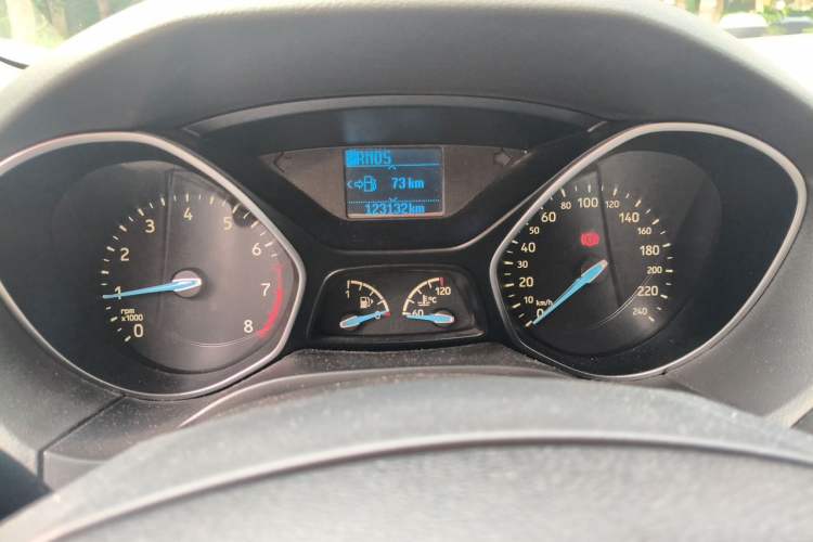 Used Ford Focus 2015 Hatchback EcoBoost 125 Automatic Supreme Style Edition Instrument Cluster