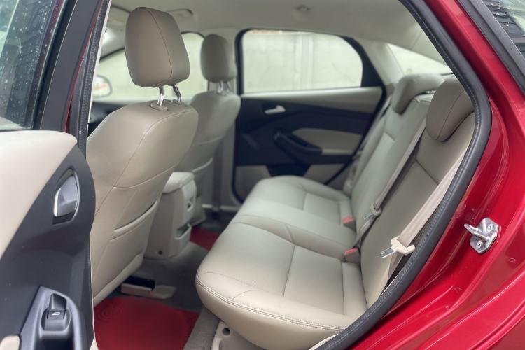 Used Ford Focus 2015 Sedan 1.6L Automatic Comfort Model Interior 2