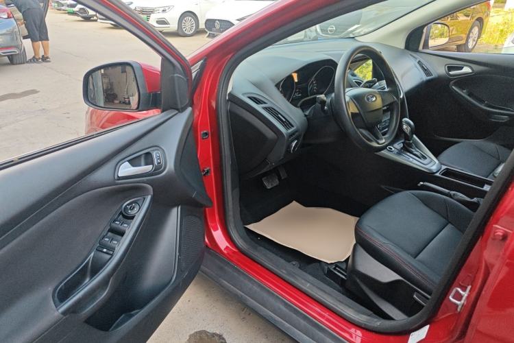 Used Ford Focus 2015 Hatchback 1.6L Automatic Comfort Model Interior 3
