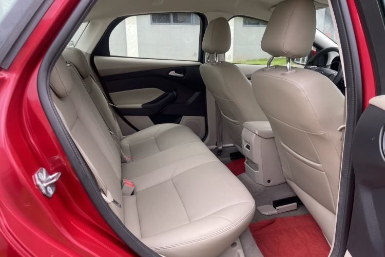 Used Ford Focus 2015 Sedan 1.6L Automatic Comfort Model Interior 3