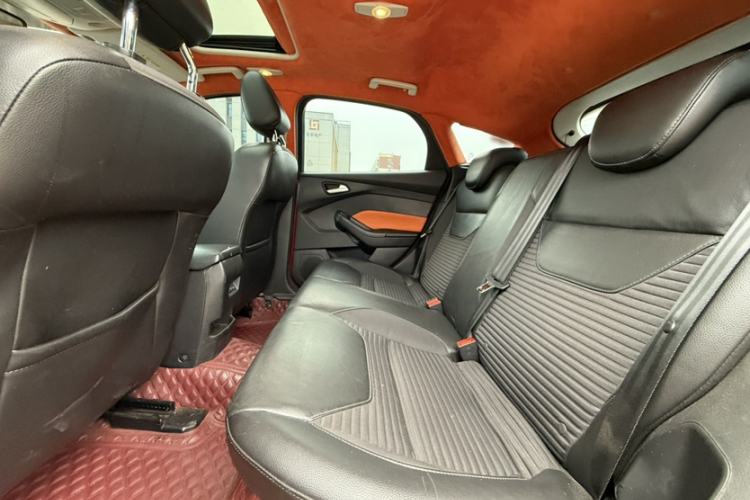 Used Ford Focus 2015 Hatchback EcoBoost 180 Automatic Elite Model Interior 3