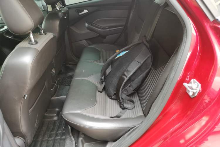 Used Ford Focus 2015 Hatchback EcoBoost 180 Automatic Elite Model Interior 4