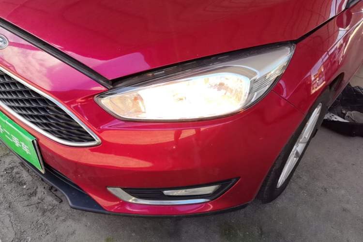 Used Ford Focus 2015 Hatchback 1.6L Automatic Fashion Edition Left Front Headlight