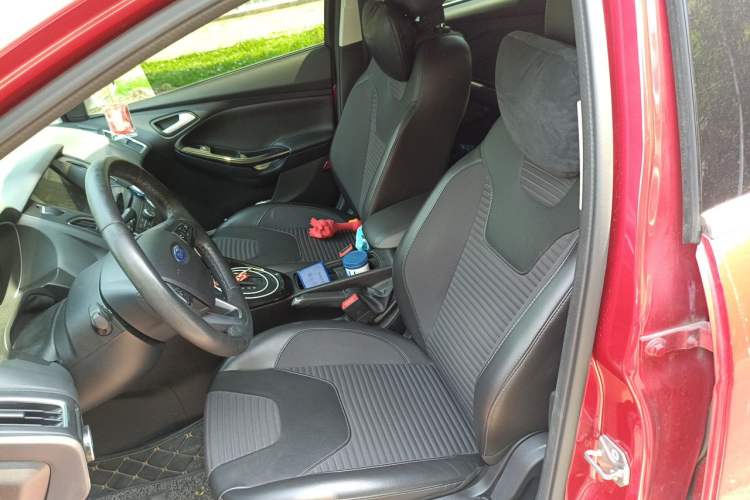 Used Ford Focus 2015 Sedan EcoBoost 180 Automatic Elite Model Left Front Seat