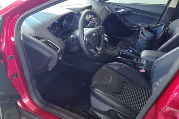 Used Ford Focus 2015 Hatchback 1.6L Automatic Fashion Edition Left Front Seat