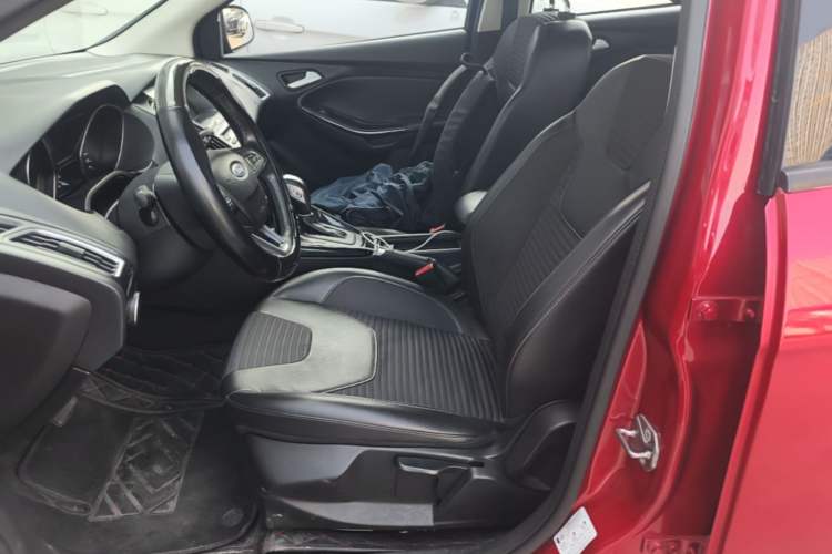 Used Ford Focus 2015 Hatchback 1.6L Automatic Fashion Edition Left Front Seat
