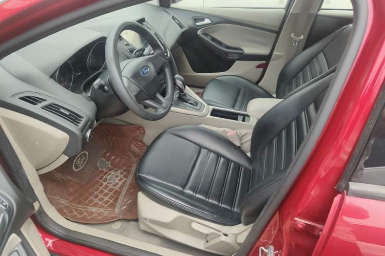 Used Ford Focus 2015 Sedan 1.6L Automatic Comfort Model Left Front Seat