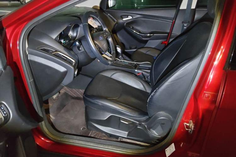 Used Ford Focus 2015 Sedan 1.6L Automatic Trend Model Left Front Seat