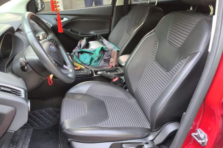 Used Ford Focus 2015 Hatchback 1.6L Automatic Fashion Edition Left Front Seat