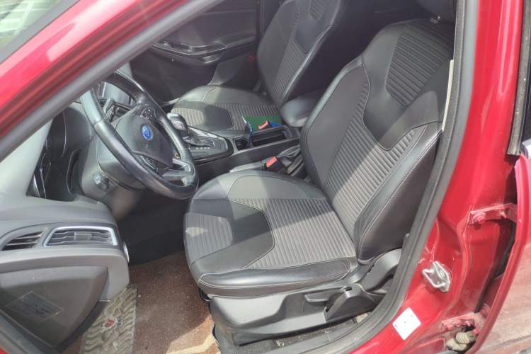 Used Ford Focus 2015 Hatchback EcoBoost 180 Automatic Elite Model Left Front Seat