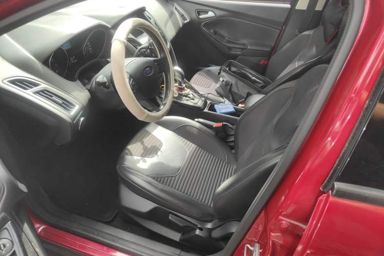 Used Ford Focus 2015 Sedan 1.6L Automatic Trend Model Left Front Seat