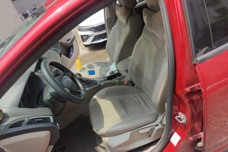 Used Ford Focus 2015 Hatchback 1.6L Automatic Fashion Edition Left Front Seat
