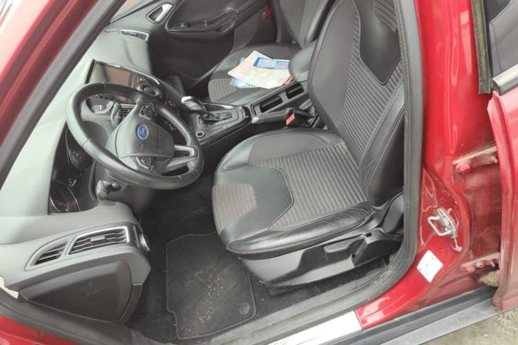 Used Ford Focus 2015 Hatchback 1.6L Automatic Fashion Edition Left Front Seat