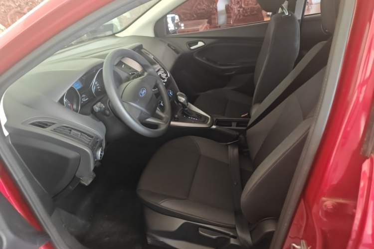 Used Ford Focus 2015 Hatchback 1.6L Automatic Comfort Model Left Front Seat