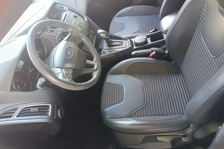 Used Ford Focus 2015 Hatchback 1.6L Automatic Fashion Edition Left Front Seat